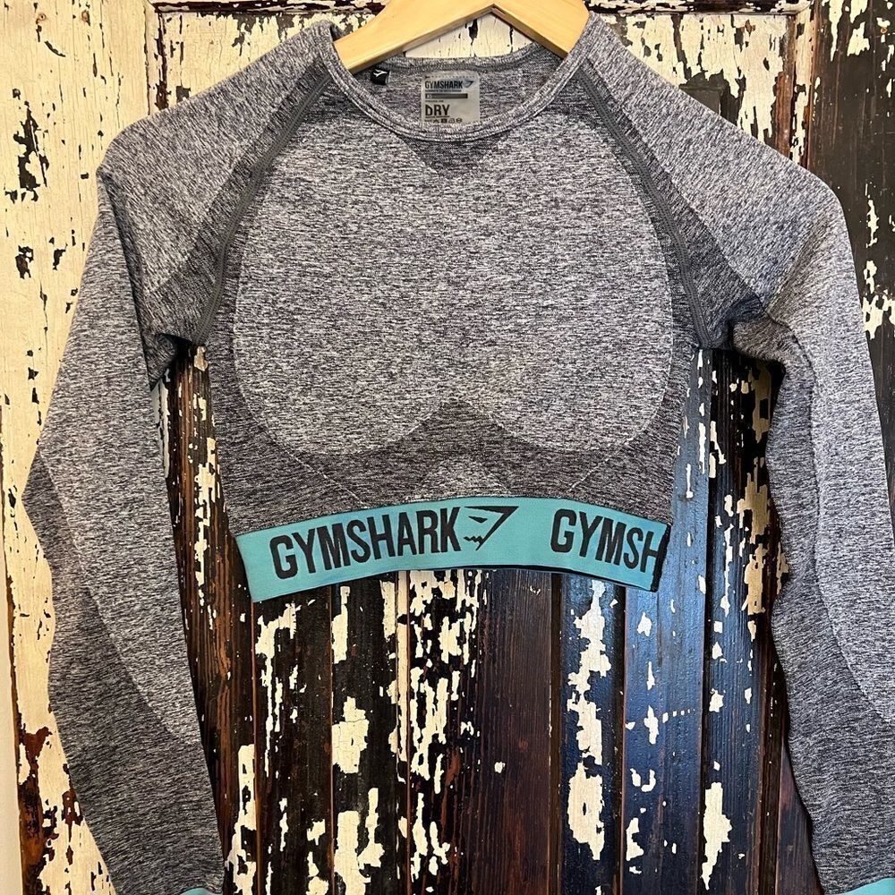 Women’s Gymshark Dry crop long sleeve workout top.   Size XS.